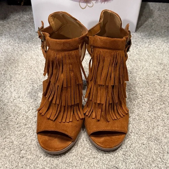 Brown Fringe Heeled Sandals 7.5 - Picture 2 of 10